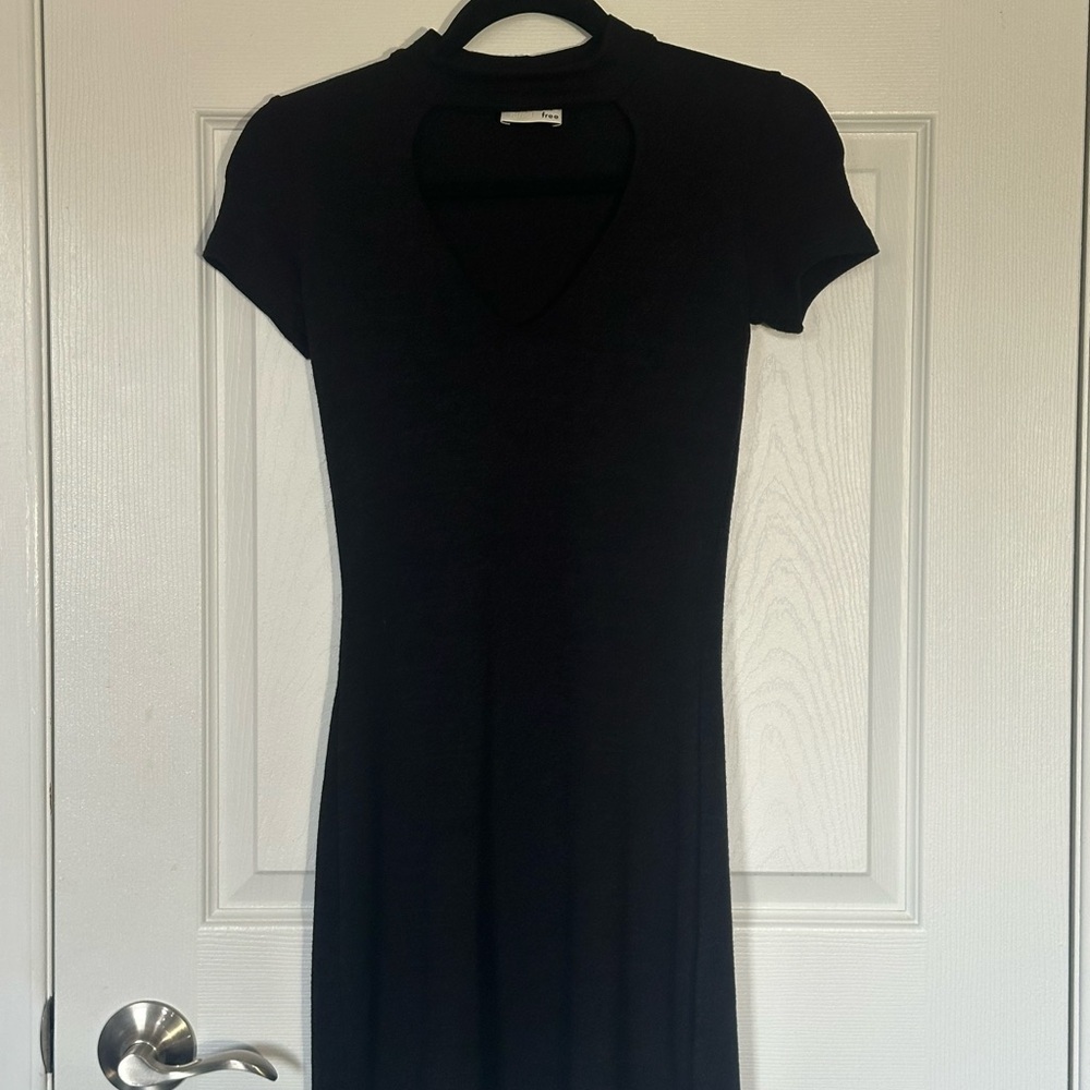 ⚡️2/$25⚡️Wilfred Aritzia Lightweight Black Robillard Mini Dress Choker V neck XS - Picture 3 of 8